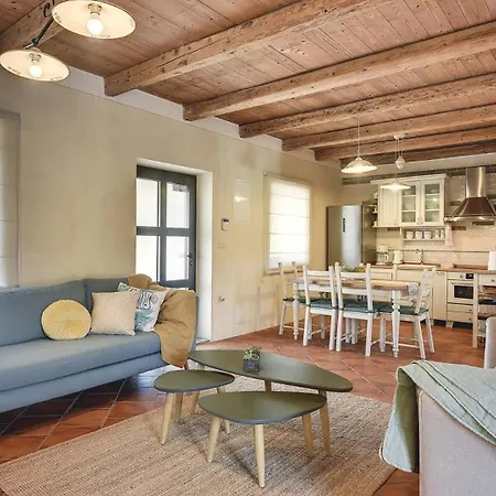 וילה Gorgeous Runka With Private Pool And Wellness Near Pula By Wiibuk