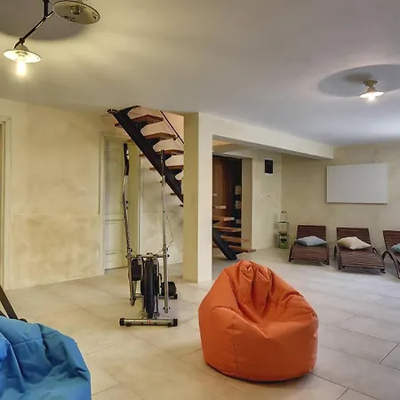 וילה Gorgeous Runka With Private Pool And Wellness Near Pula By Wiibuk