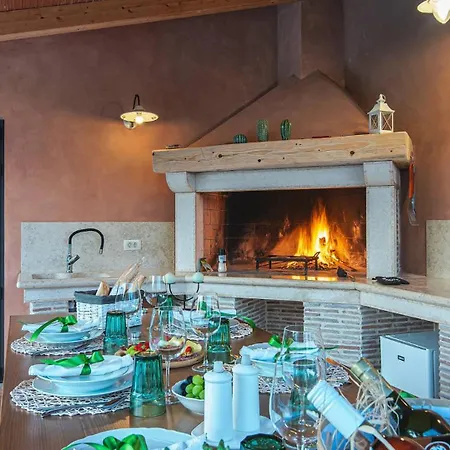 Gorgeous Runka With Private Pool And Wellness Near Pula By Wiibuk Muntic