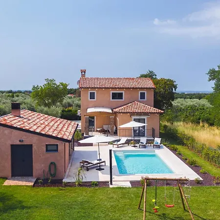 Gorgeous Runka With Private Pool And Wellness Near Pula By Wiibuk Muntić