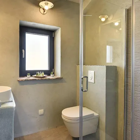 Gorgeous Runka With Private Pool And Wellness Near Pula By Wiibuk Muntic